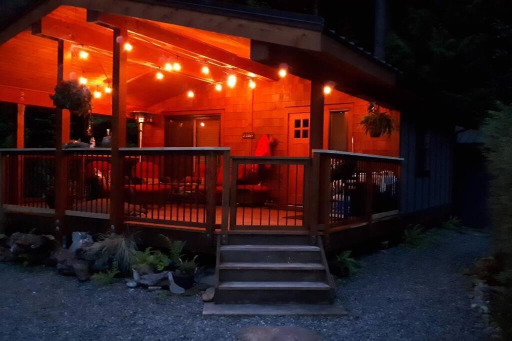 Cozy Corner Cottage Port Renfrew Buitenkant foto